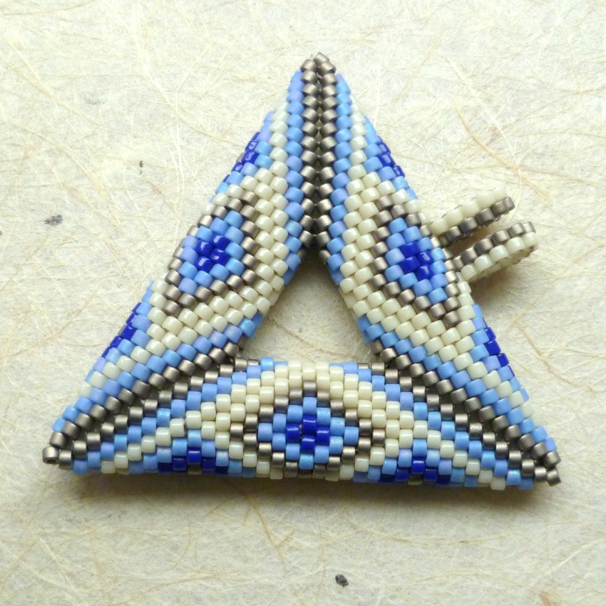 Přívěsek - indiánský trojúhelník - modrý